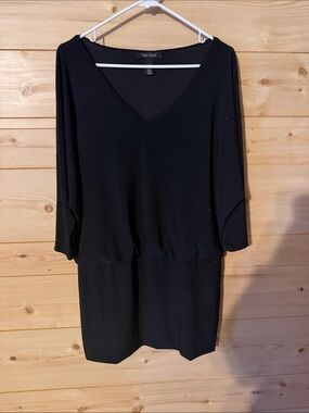 White House, Black market Black V-Neck Relaxed Sleeve Mini Dress Size Small